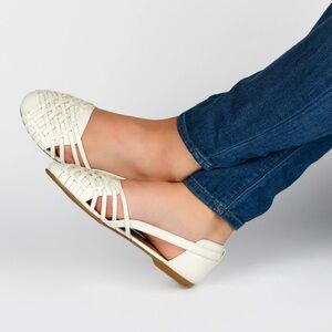 Journee Collection Ekko White Woven Flats size 9